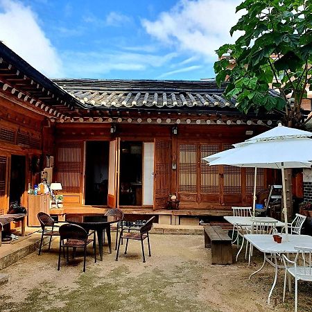 Namhyundang - Hanok Korean Traditional House Szöul Kültér fotó