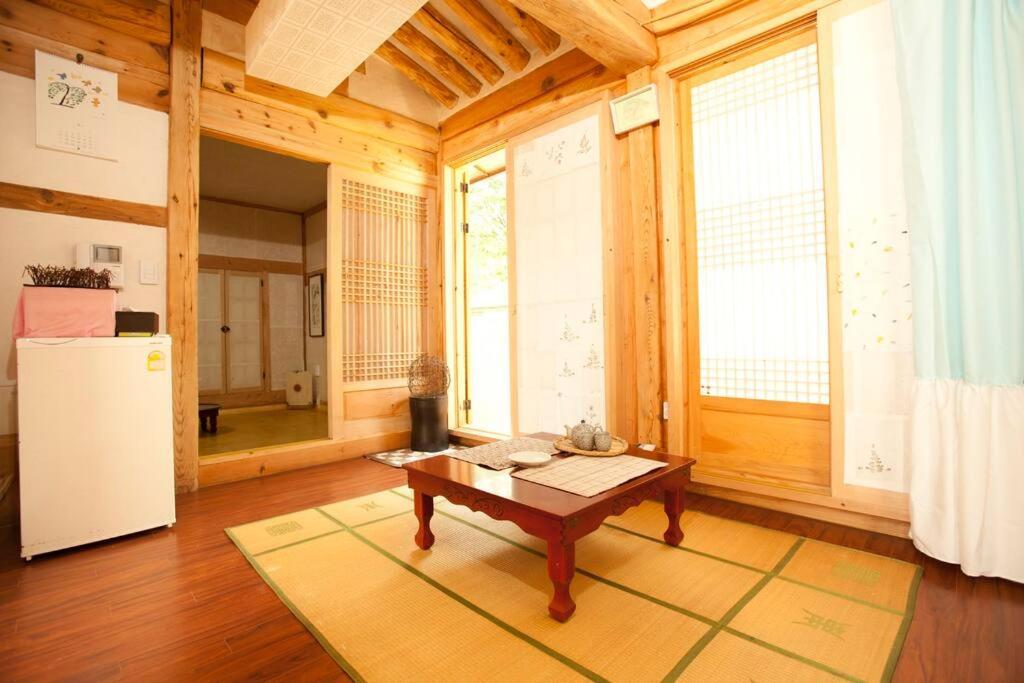 Namhyundang - Hanok Korean Traditional House Szöul Kültér fotó