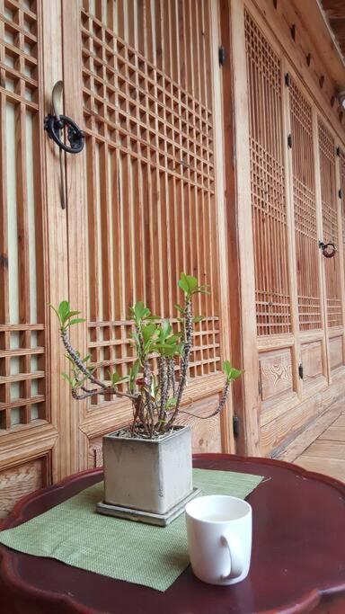 Namhyundang - Hanok Korean Traditional House Szöul Kültér fotó
