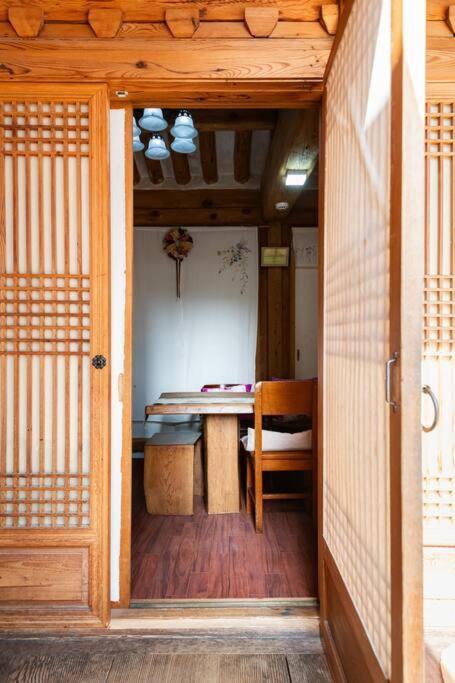 Namhyundang - Hanok Korean Traditional House Szöul Kültér fotó