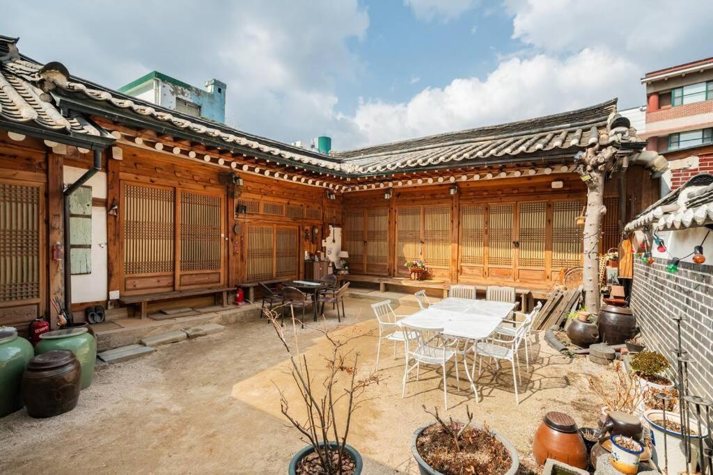Namhyundang - Hanok Korean Traditional House Szöul Kültér fotó